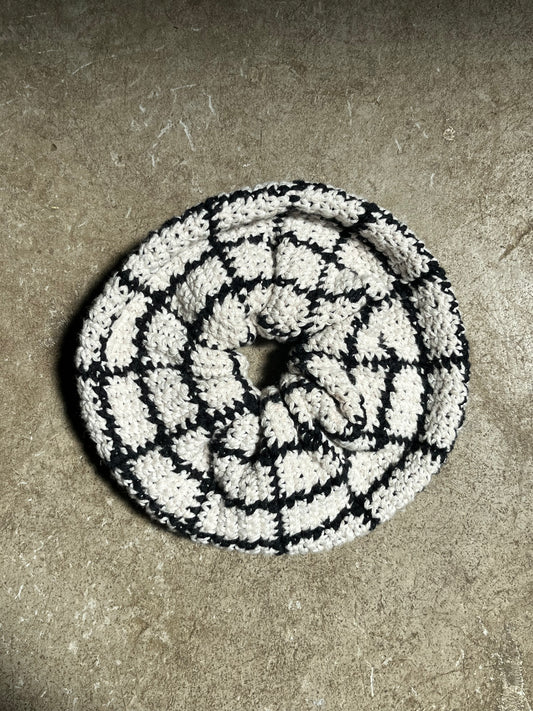 GRID SCRUNCHIE