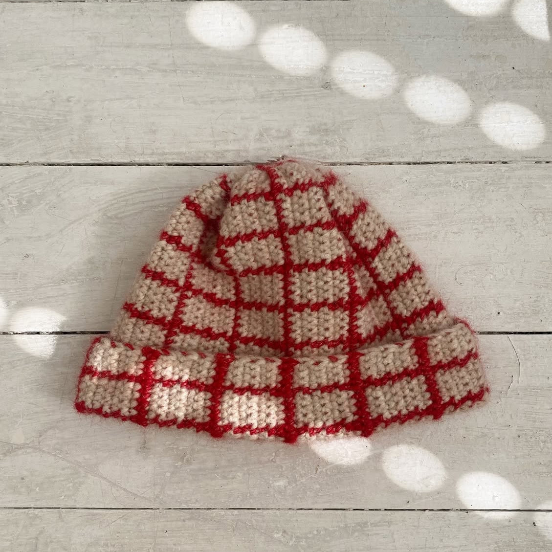 RED GRID BEANIE