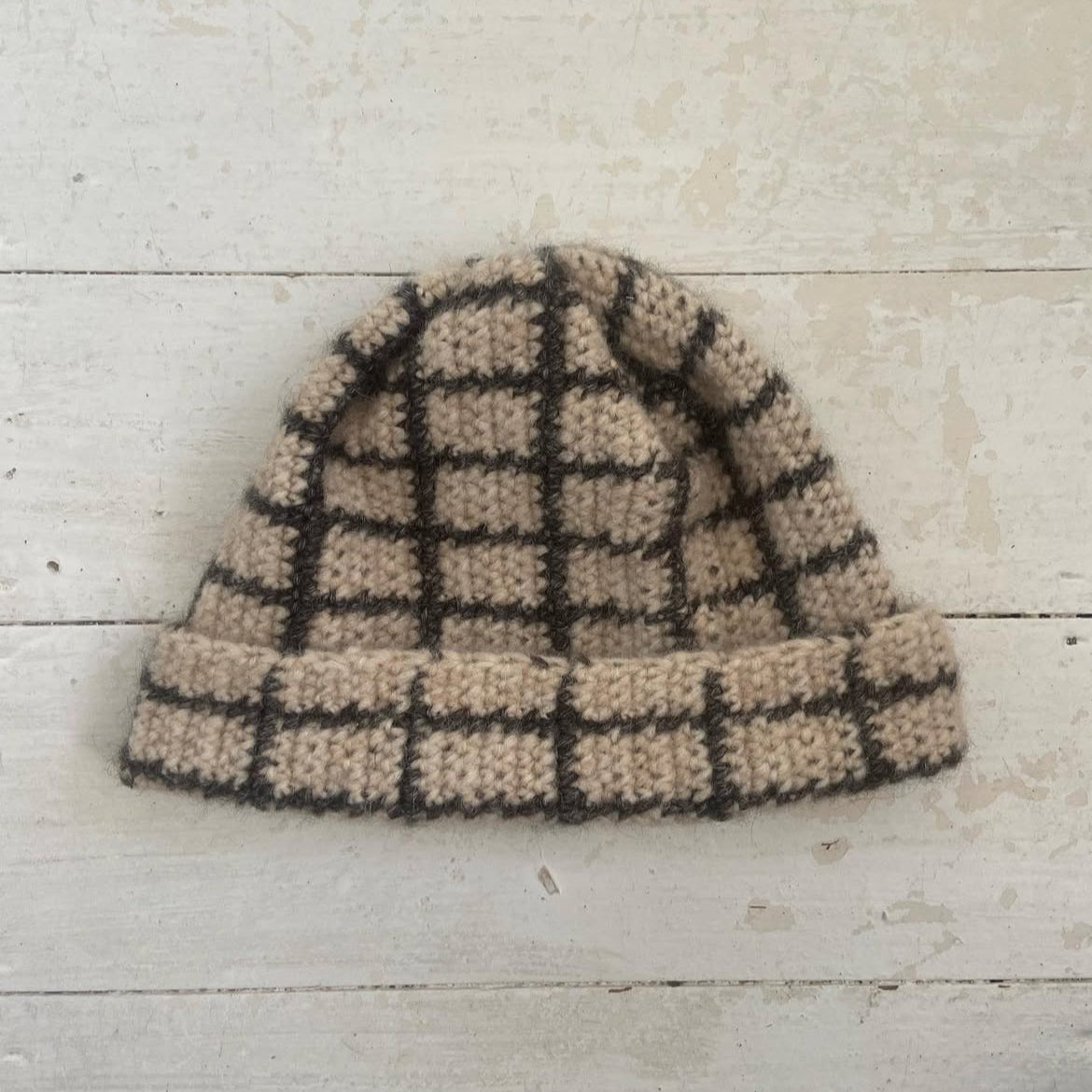 BLACK GRID BEANIE